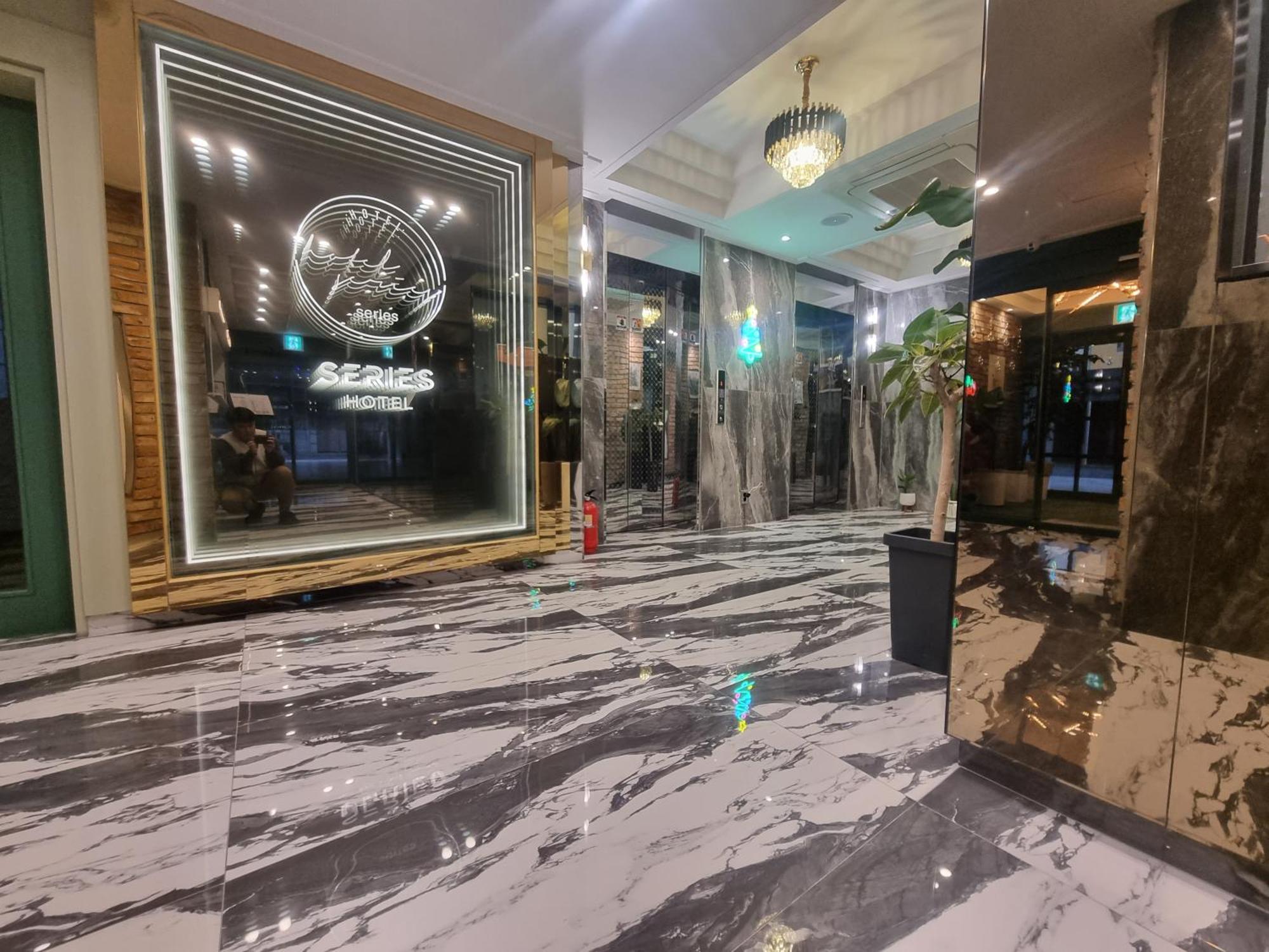 Series Hotel Gyeongju Exterior photo